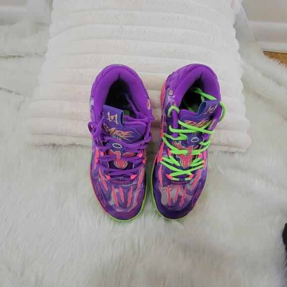 The product is a pair of PUMA MB.03 Toxic sneakers in size 5.5 UK (used) - Picture 4 of 7